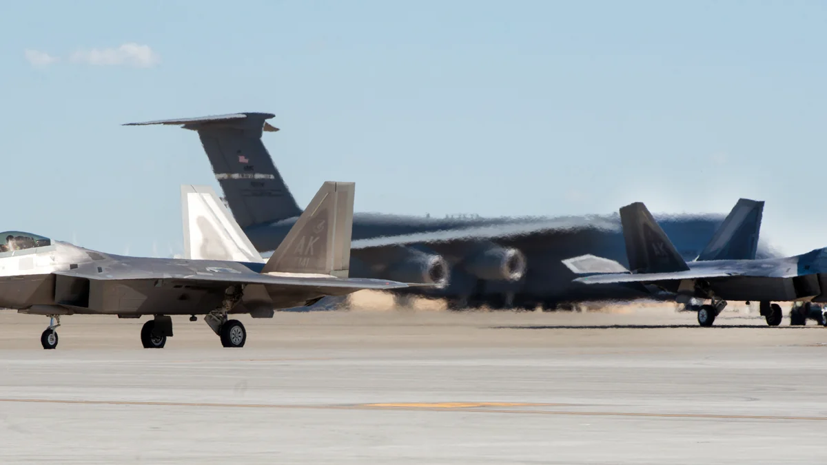 Caza de quinta generación en vuelo
